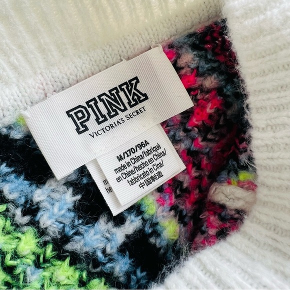 VS PINK Reversible Snowflake Fair Isle V-Neck Sweater - Picture 6 of 7